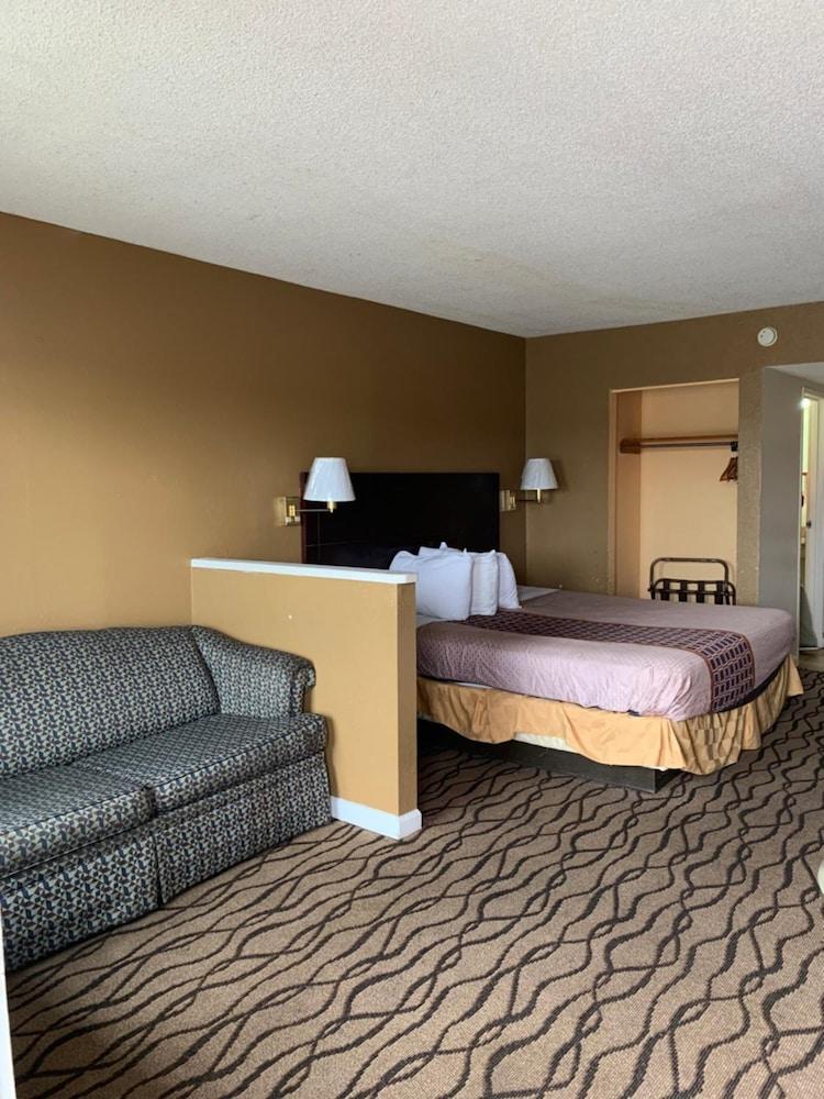 Zainee Inc Budgetel Inn And Suites Augusta Bagian luar foto